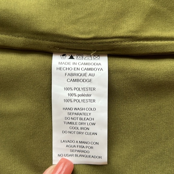 NWT MICHAEL Michael Kors Women’s Giraffe Print Tie Sleeve Top Green Gold Large - Picture 7 of 7